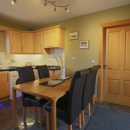 Spacious 4 Bedroom Home - 5 Min Walk To Town Enniskillen Esterno foto