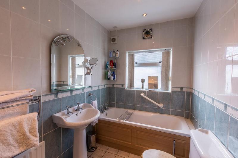 Spacious 4 Bedroom Home - 5 Min Walk To Town Enniskillen Esterno foto