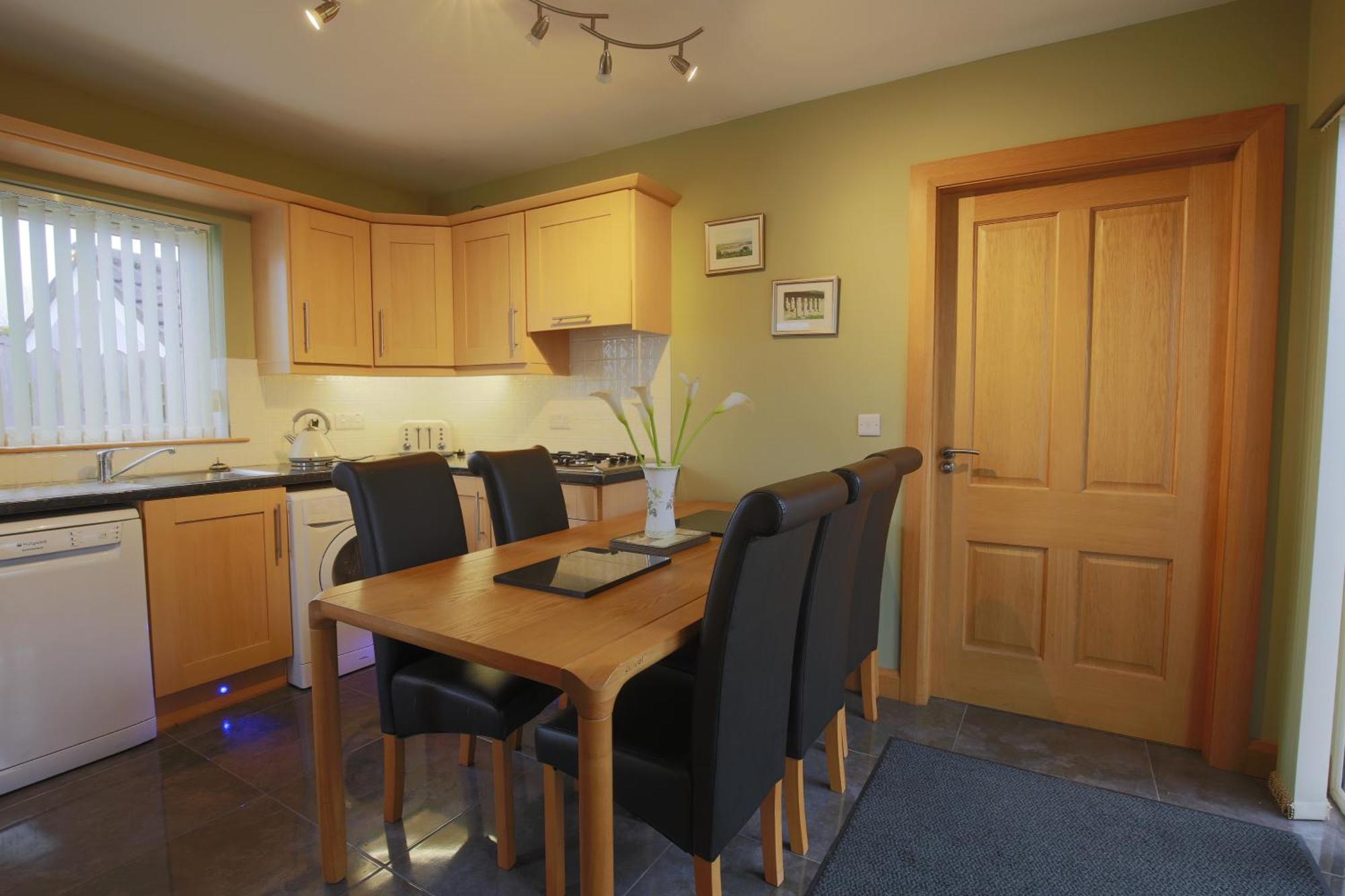 Spacious 4 Bedroom Home - 5 Min Walk To Town Enniskillen Esterno foto