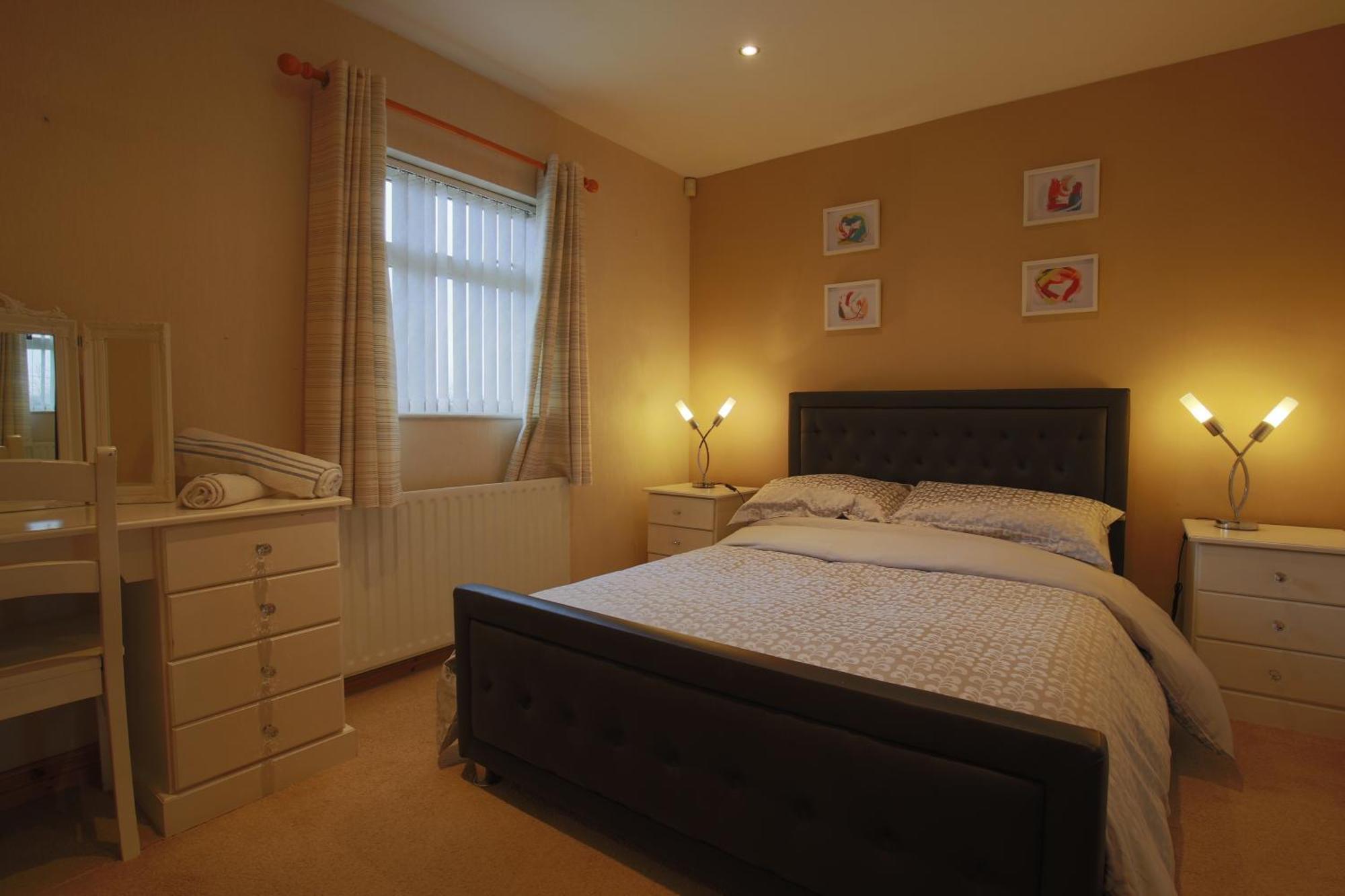 Spacious 4 Bedroom Home - 5 Min Walk To Town Enniskillen Esterno foto